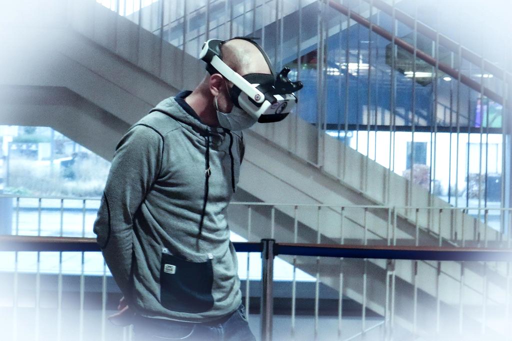 Advanced neural-link VR interface with haptic feedback systems