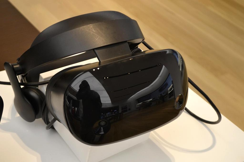 Quantum processing core with crystalline structure and energy patterns