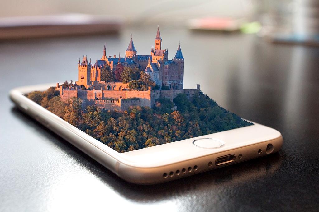 Virtual reality construction platform with holographic blueprints